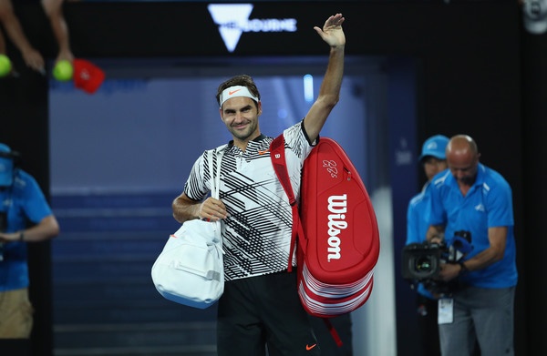 Roger Federer je v prvem krogu po štirih nizih premagal Jurgena Melzerja.